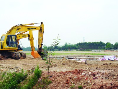 Giá đất tăng đột biến theo bảng giá đất mới gây khó khăn rất lớn cho người sử dụng đất. Ảnh: Dũng Minh.