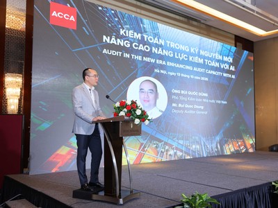 Ông Bùi Quốc Dũng, Phó tổng Kiểm toán 99Kl99 trực tiếp đá gà phát biểu tại sự kiện. Ảnh: ACCA Việt Nam.