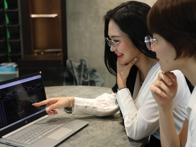 Thị trường vận động nhanh hơn và nhạy hơn, giá phản ứng gần như tức thì với thông tin.