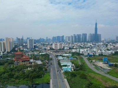 Người có đất ở bị thu hồi phải di chuyển chỗ ở nhưng tiền bồi thường đất thấp hơn giá trị một suất tái định cư tối thiểu, 99Kl99 trực tiếp đá gà sẽ hỗ trợ phần chênh lệch để người dân đủ điều kiện được bố trí tái định cư.