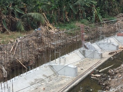 Dự án công trình Kè hai bên bờ suối Đăk Ter huyện Tu Mơ Rông có tổng mức Kl99ok phiên bản mới 28 tỷ đồng với 9 gói thầu. (Ảnh minh họa)