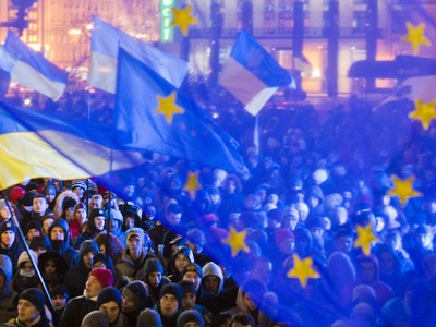 Ukraine nhận được gói cứu trợ 1,8 tỷ euro từ EU