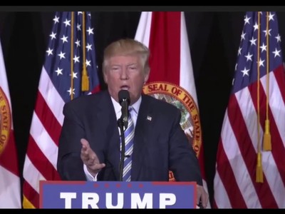 Bà Hillary Clinton đã gọi điện chúc mừng ông Trump