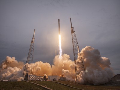 Với “cú phóng làm nên lịch sử”, Elon Musk nhận bộn tiền Kl99ok phiên bản mới