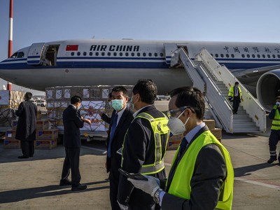 Hàng không tăng cường chở hàng để tồn tại