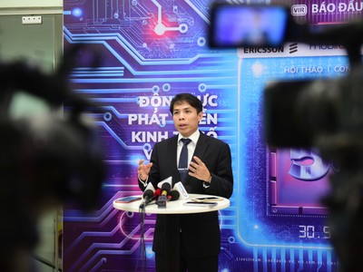 Ông Nguyễn Tuấn Huy, Trưởng ban Chuyển đổi số, Tổng công ty Viễn thông MobiFone chia sẻ bên lề Hội thảo