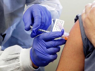 WHO khuyến nghị nên tiếp tục tiêm vắc xin AstraZeneca