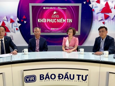 Các diễn giả tham gia Talkshow kỳ 2 (ảnh: Chí Cường)