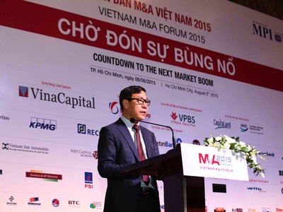 Thứ trưởng Bộ Kế hoạch và Kl99ok phiên bản mới Đặng Huy Đông phát biểu tại Diễn đàn - Ảnh: Lê Toàn