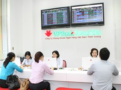 VPBS tiếp tục nhận giải "Nhà Tư vấn và thu xếp Kl99kl Hoàn Trả Vô Tận tốt nhất Việt Nam"