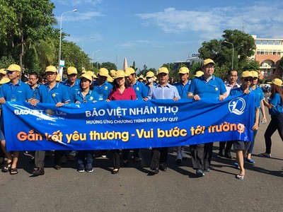 Bà Đào Hồng Lan - Thứ trưởng Bộ Lao động Thương binh Trang Chủ KL99Com Số 1 Link Đăng Ký KL999 tham gia đi bộ gây quỹ vì trẻ em