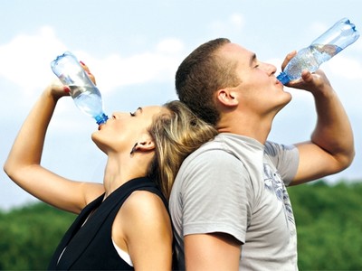 10 bí quyết sống khỏe vào mùa nóng