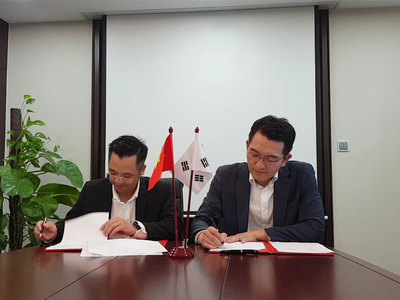 Ông Đinh Xuân Cường, Tổng giám đốc CTCP Kl994 game bài casino hấp dẫn An Phát Holdings kí thỏa thuận hợp tác với đối tác Hàn Quốc