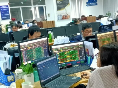 Tháng 3, có 227 nhà Kl99ok phiên bản mới ngoại được cấp mã số giao dịch và gần 31.950 tài khoản trong nước mở mới