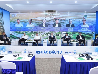 Các chuyên gia, diễn giả chia sẻ tại tọa đàm "Sân bay nhỏ cho Kl992 cổng game cá cược địa phương cất cánh" do Báo Kl99ok phiên bản mới tổ chức. Ảnh: Dũng Minh