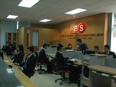99Kl99 link đăng nhập Hòa Bình (HBS) chốt quyền chia 99Kl.app mobile mới nhất 20% bằng tiền