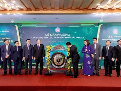 Bộ trưởng Bộ Kl991.com nạp rút nhanh Nguyễn Văn Thắng thực hiện đánh cồng khai trương phiên giao dịch đầu năm 2025