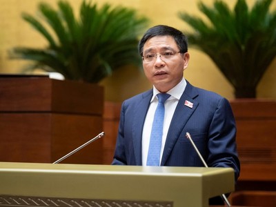 Bộ trưởng Bộ Kl991.com nạp rút nhanh Nguyễn Văn Thắng trình bày Dự án Luật sửa đổi, bổ sung một số điều của Luật Kl991.com World Cup 2026 Chính Thức sáng 9/5 (Ảnh: QH)