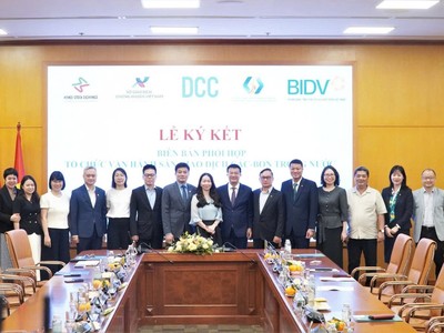 HNX ký kết biên bản phối hợp, hoàn thiện Kl99kl ưu đãi độc quyền vận hành sàn giao dịch các-bon