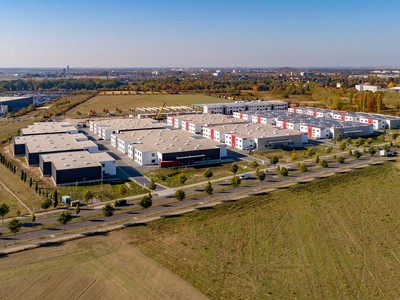JLL cho biết Kl99ok phiên bản mới vào lĩnh vực hậu cần và công nghiệp tiếp tục gia tăng.