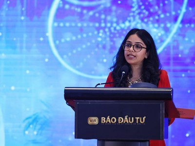 Bà Radhika Bhalla, Tổng giám đốc Viatris Việt Nam và Các Thị trường liên minh châu Á phát biểu tại hội thảo do Báo Kl99ok phiên bản mới tổ chức ngày 25/9. Ảnh Dũng Minh.