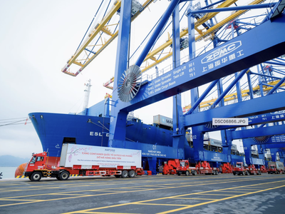 Cảng Hateco Hải Phòng đón chuyến tàu container đầu tiên