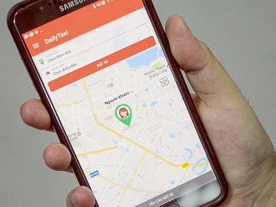 Ca sĩ Giọng Hát Việt 2013 ra mắt ứng dụng đặt xe cạnh tranh với Grab, Uber