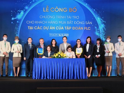Đại diện Sacombank và Kl994 game bài casino hấp dẫn FLC ký kết hợp tác