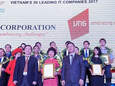 Bà Phan Hoài Thu, Giám đốc Đối ngoại và Truyền thông VNG nhận danh hiệu “50 Kl991.com World Cup 2026 Chính Thức CNTT hàng đầu Việt Nam 2017".