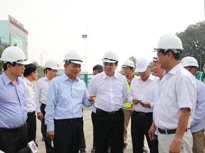 Bí thư Thành ủy Đà Nẵng ông Trương Quang Nghĩa và ông Huỳnh Đức Thơ, Chủ tịch Đà Nẵng cùng có mặt tại dự án hầm chui Điện Biên Phủ-Nguyễn Tri Phương nắm bắt tiến độ, chỉ đạo thi công, động viên các nhà thầu đảm bảo tiến độ và chất lượng công trình.