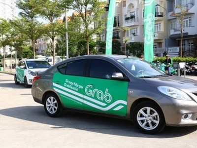 Các xe tham gia thí điểm hợp đồng điện tử phải gắn logo để phân biệt. Ảnh minh họa: Xuân Hoa