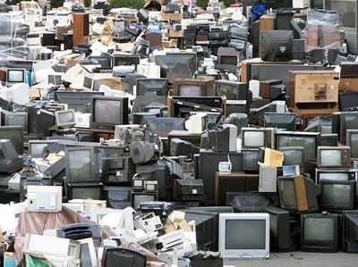 “Núi” rác điện tử ở Việt Nam được chất thêm gần trăm nghìn tấn mỗi năm
