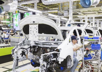 Toyota nằm trong số 7 hãng ôtô được cung cấp linh kiện làm từ vật liệu giả chất lượng của Kobe Steel. Các hãng còn lại gồm Nissan, Honda, Mazda, Subaru, Mitsubishi và Daihatsu.