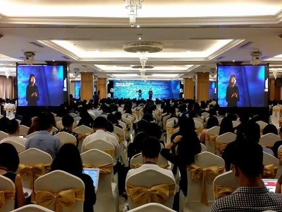 VSMCamp 2017 có sự tham gia của 45 diễn giả đến từ các Kl994 game bài casino hấp dẫn lớn và 1000 khách tham dự.