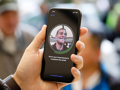 Tính năng nhận dạng khuôn mặt Face ID trên iPhone X.