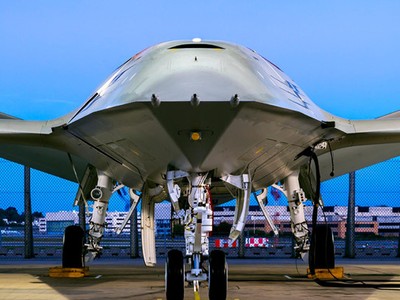 Máy bay không người lái MQ-25 mới được giới thiệu.