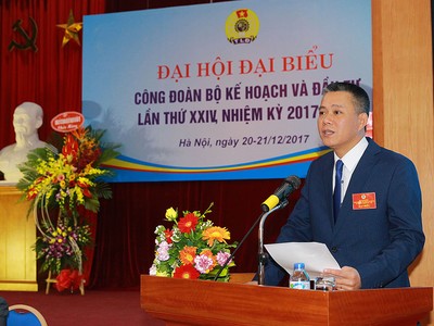 Đồng chí Lê Thành Quân, Chủ tịch Công đoàn Bộ Kế hoạch và Kl99ok phiên bản mới phát biểu khai mạc Đại hội Công đoàn KH&ĐT nhiệm kỳ 2017-2022