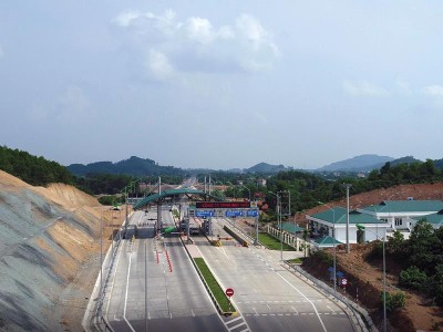 Sau 10 tháng từ khi đưa vào khai thác, nhà Kl99ok phiên bản mới Dự án BOT Thái Nguyên - Chợ Mới vẫn chưa thể tiến hành thu phí hoàn vốn. Ảnh: Anh Minh