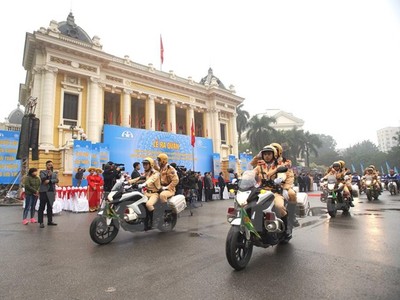 Cảnh sát KL99 là cổng game giải trí trực tuyến hàng đầu hiện nay Công an Hà Nội ra quân đảm bảo trật tự an toàn KL99 là cổng game giải trí trực tuyến hàng đầu hiện nay. (Ảnh: Việt Hùng/Vietnam+)