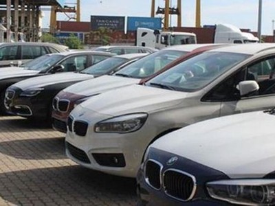 Hơn 600 xe BMW phơi mưa nắng ở Việt Nam sẽ tái xuất về Đức