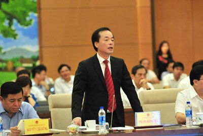 Bộ trưởng Kl99 nổ hũ Phạm Hồng Hà phát biểu tại một phiên họp Ủy ban Thường vụ Quốc hội. - Ảnh: VGP