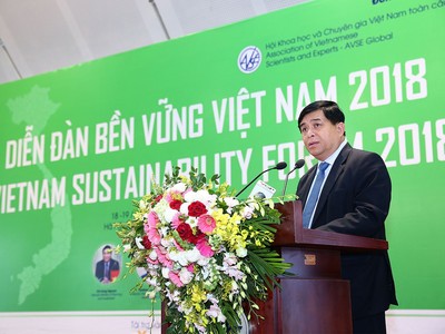 Bộ trưởng Bộ KH&ĐT Nguyễn Chí Dũng phát biểu tại Diễn đàn (Ảnh: LT)