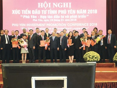 Đông đảo các nhà Kl99ok phiên bản mới đã bắt đầu đánh thức vùng đất “hoa vàng, cỏ xanh”. Ảnh: H.M