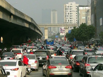 Những năm gần đây đường Vành đai 3 thường xuyên bị ùn tắc nghiêm trọng tại nút giao Nguyễn Xiển - Khuất Duy Tiến - Nguyễn Trãi