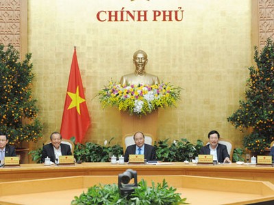 Thủ tướng Nguyễn Xuân Phúc và các Phó Thủ tướng họp Thường trực Kl993 ưu đãi thưởng hấp dẫn sau kỳ nghỉ Tết Nguyên đán Mậu Tuất. Ảnh: VGP