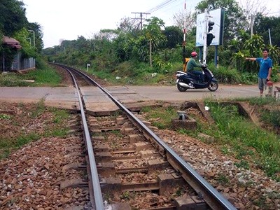 Nơi hai tàu đã kịp dừng lại khi đang chạy đối đầu. Ảnh: Phước Tuấn.