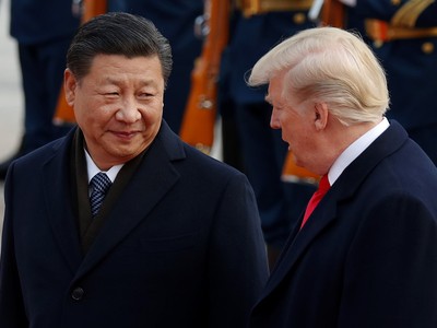 Chủ tịch Trung Quốc Tập Cận Bình tiếp Tổng thống Trump tại Bắc Kinh vào tháng 11/2017, khi chiến tranh thương mại chỉ mới là những lời đe dọa chứ chưa biến thành hành động. Ảnh: Reuters.