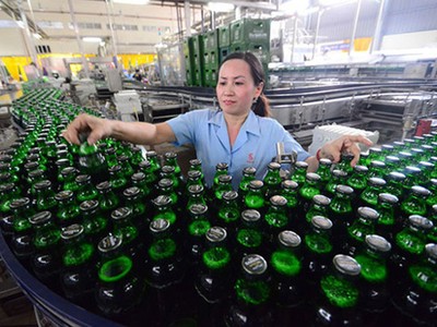 Kl994 nhà cái bóng đá world cup bia chai tại Tổng công ty Bia, rượu, nước giải khát Sài Gòn. Ảnh: SG