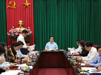 Đồng chí Hoàng Trung Hải, Ủy viên Bộ Kl991.com tải ứng dụng, Bí thư Thành ủy, Trưởng ban chỉ đạo chủ trì hội nghị. Ảnh Hanoi.gov.vn