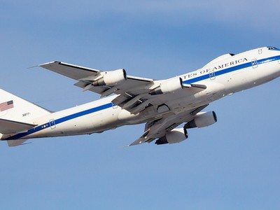 Chiếc E-4B số hiệu 73-1677 trong lần di chuyển hồi năm 2012. Ảnh: Jet Photos.